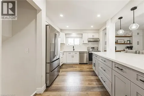 16 Apex Court Stoney Creek ON L8J 1J2