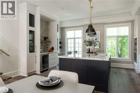 211 Church Street Oakville ON L6J 1N4
