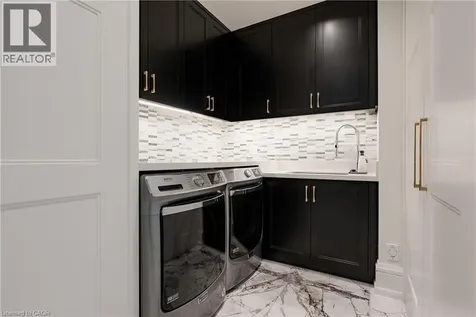 211 Church Street Oakville ON L6J 1N4