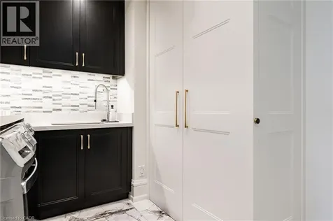 211 Church Street Oakville ON L6J 1N4