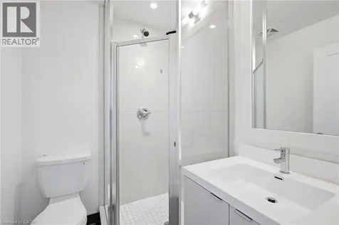 7 Mabelle Avenue Toronto ON M9A 4X7