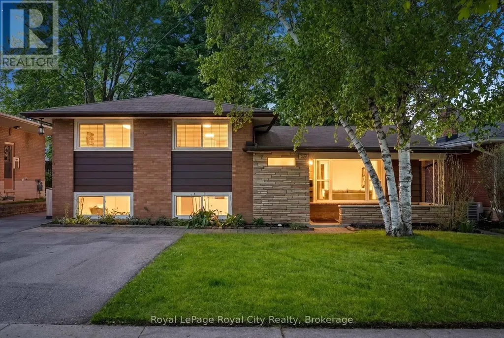 229 Ross Avenue Kitchener ON N2A 1V7