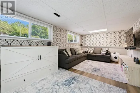 229 Ross Avenue Kitchener ON N2A 1V7