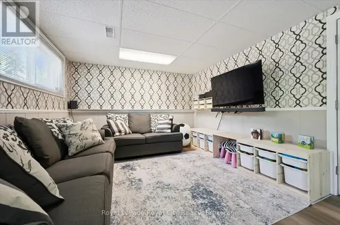 229 Ross Avenue Kitchener ON N2A 1V7