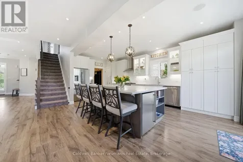 48 Newcastle Court Kitchener ON N2R 0G7