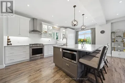 48 Newcastle Court Kitchener ON N2R 0G7