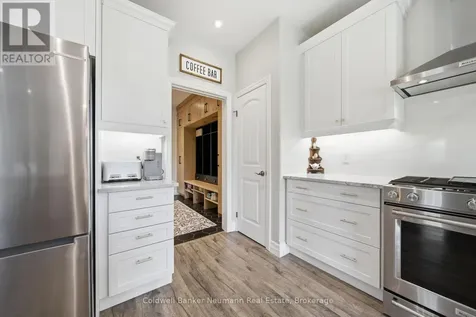 48 Newcastle Court Kitchener ON N2R 0G7