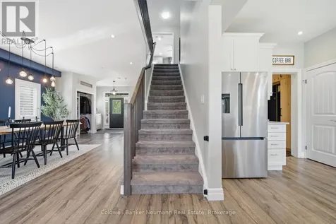 48 Newcastle Court Kitchener ON N2R 0G7