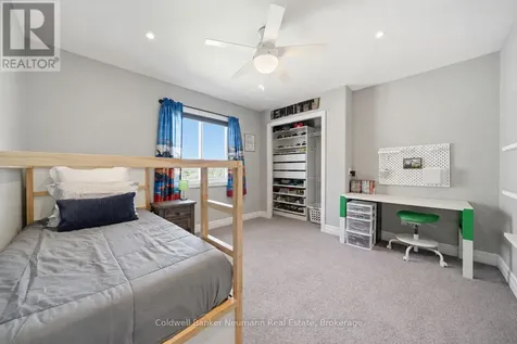 48 Newcastle Court Kitchener ON N2R 0G7