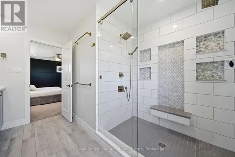 48 Newcastle Court Kitchener ON N2R 0G7