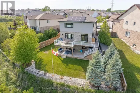 48 Newcastle Court Kitchener ON N2R 0G7