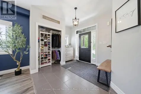 48 Newcastle Court Kitchener ON N2R 0G7