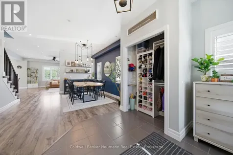48 Newcastle Court Kitchener ON N2R 0G7