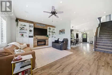48 Newcastle Court Kitchener ON N2R 0G7