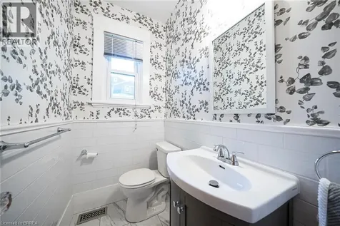 8 Abigail Avenue Brantford ON N3R 4R7