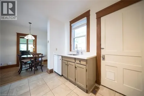 8 Abigail Avenue Brantford ON N3R 4R7