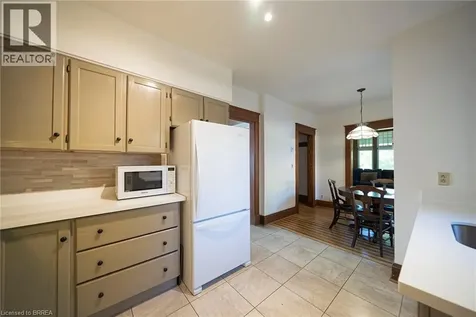 8 Abigail Avenue Brantford ON N3R 4R7