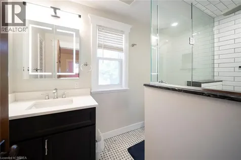 8 Abigail Avenue Brantford ON N3R 4R7