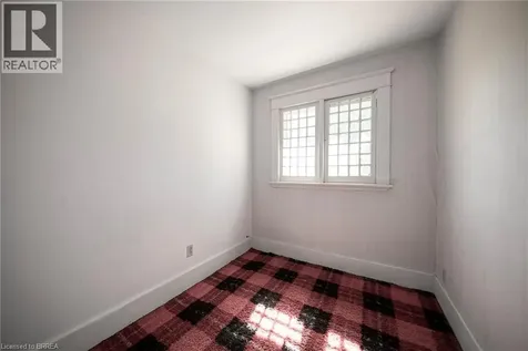 8 Abigail Avenue Brantford ON N3R 4R7