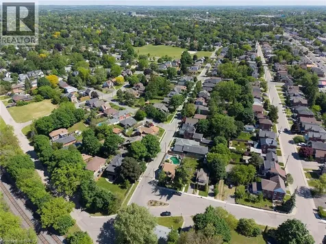 8 Abigail Avenue Brantford ON N3R 4R7