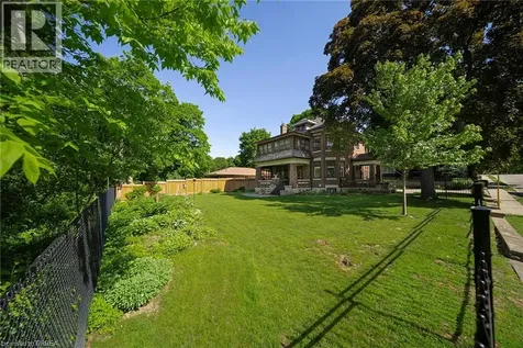 8 Abigail Avenue Brantford ON N3R 4R7