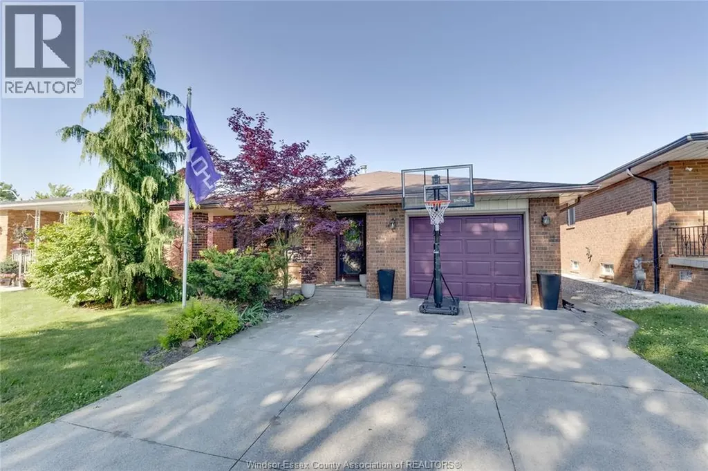 2841 Garvey Crescent Windsor ON N8W 4W7