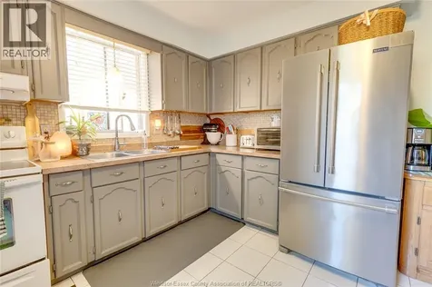 2841 Garvey Crescent Windsor ON N8W 4W7