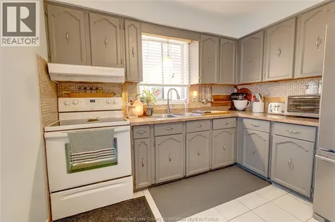 2841 Garvey Crescent Windsor ON N8W 4W7