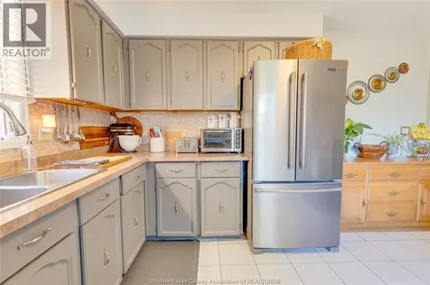 2841 Garvey Crescent Windsor ON N8W 4W7