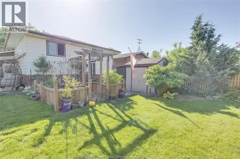2841 Garvey Crescent Windsor ON N8W 4W7
