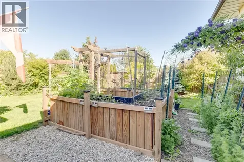2841 Garvey Crescent Windsor ON N8W 4W7