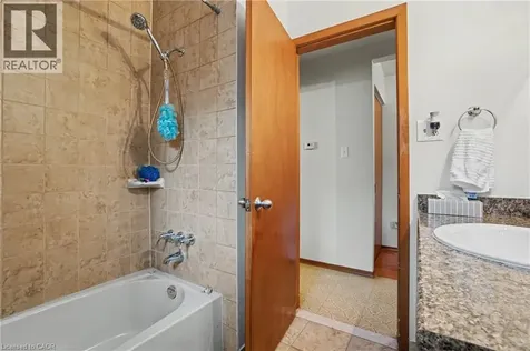 95 Fieldway Drive Hamilton ON L9A 2L5