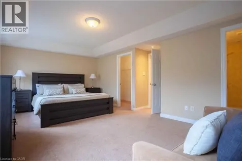 523 Windflower Crescent Kitchener ON N2E 3T2
