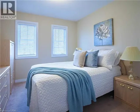 523 Windflower Crescent Kitchener ON N2E 3T2