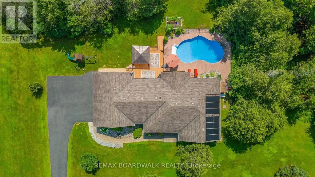14 Panandrick View Drive Ottawa ON K2W 1A5