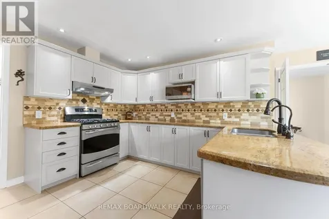 14 Panandrick View Drive Ottawa ON K2W 1A5