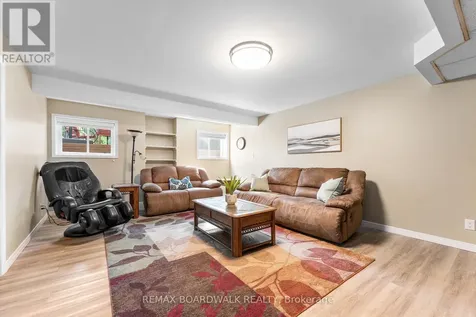 14 Panandrick View Drive Ottawa ON K2W 1A5