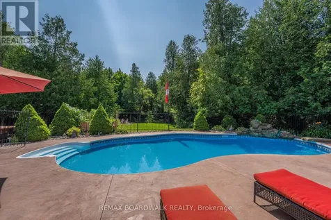 14 Panandrick View Drive Ottawa ON K2W 1A5