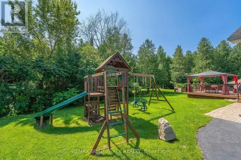 14 Panandrick View Drive Ottawa ON K2W 1A5