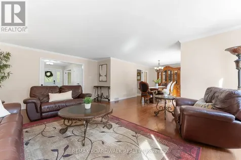 14 Panandrick View Drive Ottawa ON K2W 1A5