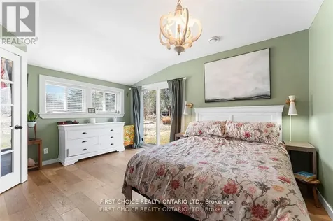 8 Campbell Reid Court Ottawa ON K2K 1X7