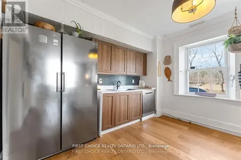 8 Campbell Reid Court Ottawa ON K2K 1X7