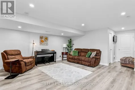 1019 Ottenbrite Crescent Ottawa ON K2T 0G2