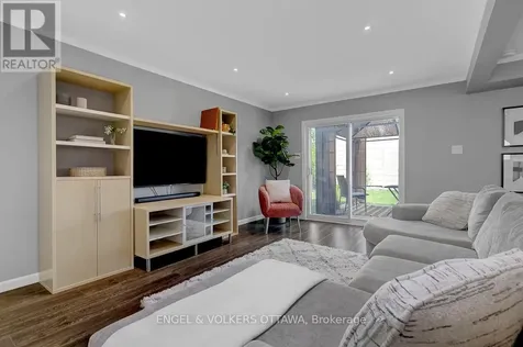 6138 Vineyard Drive Ottawa ON K1C 2N6