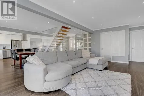 6138 Vineyard Drive Ottawa ON K1C 2N6