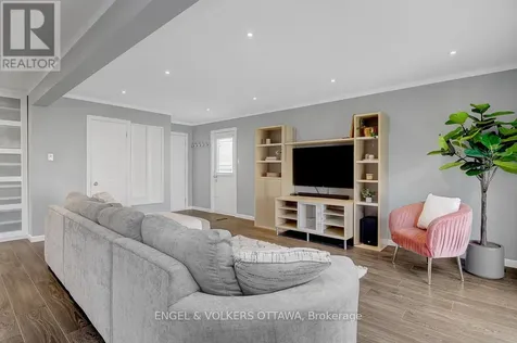 6138 Vineyard Drive Ottawa ON K1C 2N6