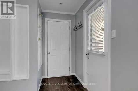6138 Vineyard Drive Ottawa ON K1C 2N6