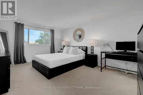6138 Vineyard Drive Ottawa ON K1C 2N6