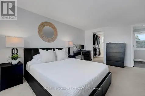 6138 Vineyard Drive Ottawa ON K1C 2N6