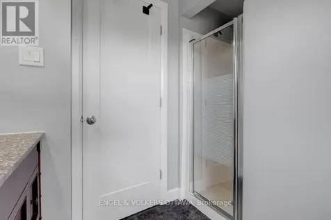6138 Vineyard Drive Ottawa ON K1C 2N6